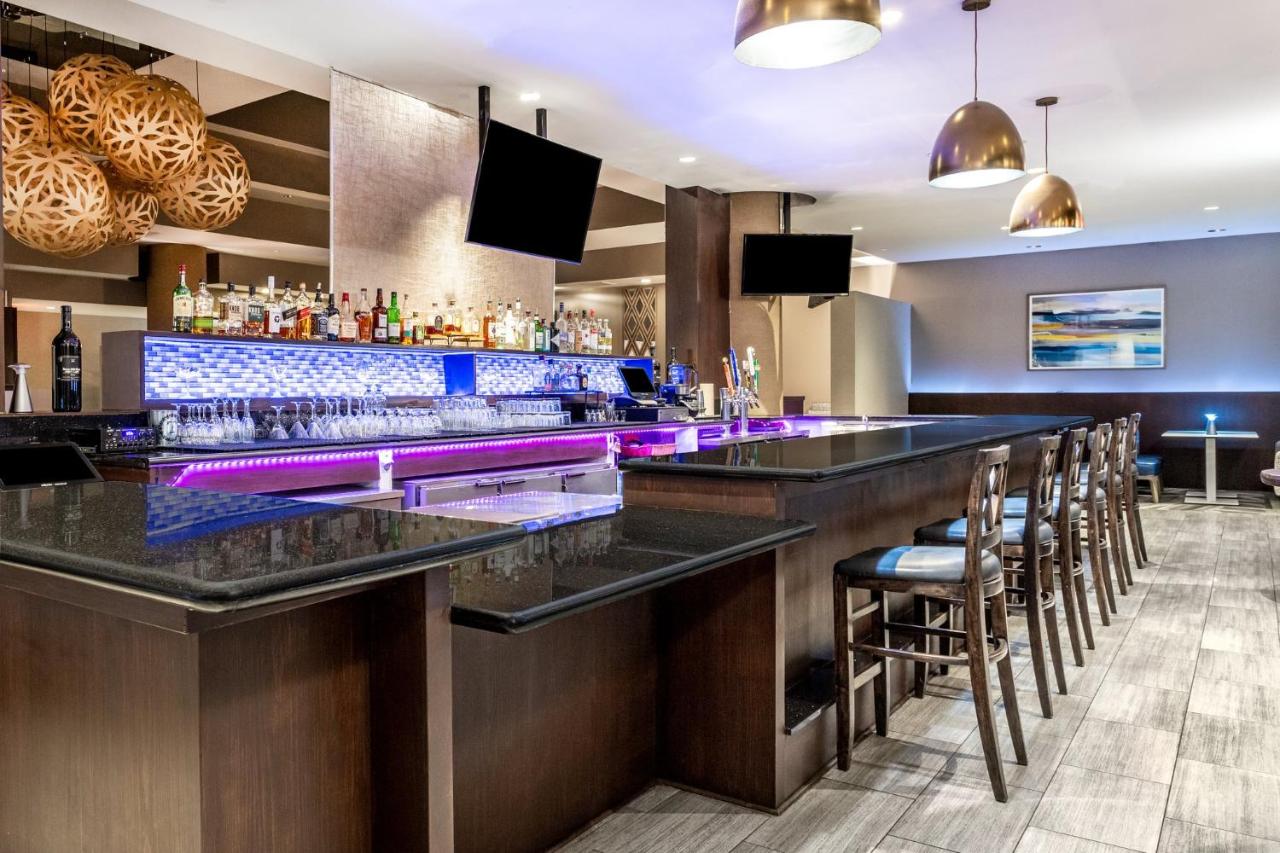| Crowne Plaza Hotel Los Angeles Harbor, an IHG Hotel