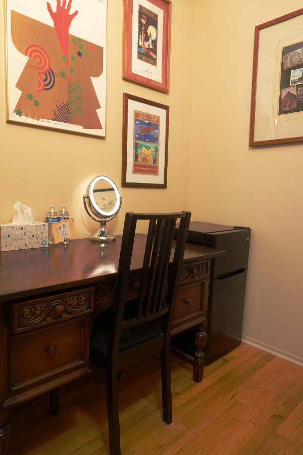  | Ray's Bucktown Bed and Breakfast
