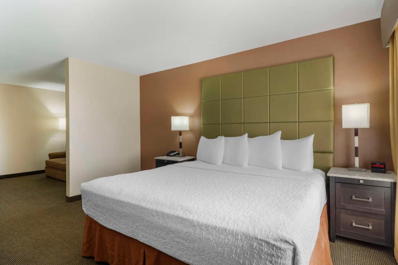 Executive King Room with Spa Bath at Best Western Plus Country Inn & Suites