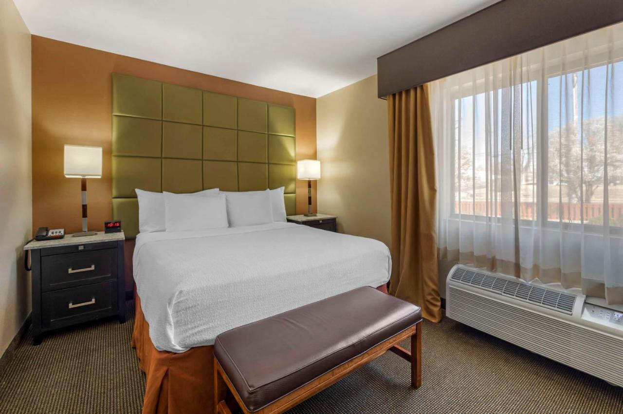King Room at Best Western Plus Country Inn & Suites