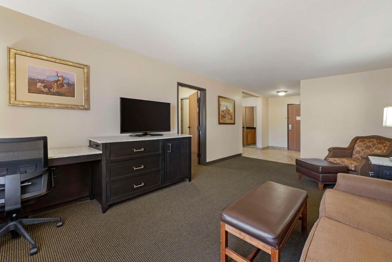 Executive King Room with Sofa Bed at Best Western Plus Country Inn & Suites