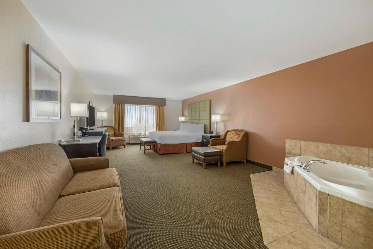 King Suite - Disability Access at Best Western Plus Country Inn & Suites