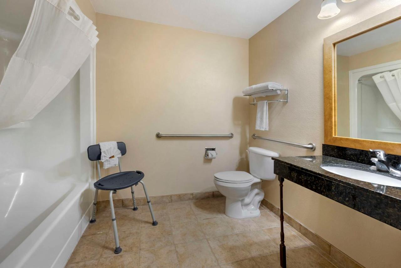 King Room - Disability Access at Best Western Plus Country Inn & Suites