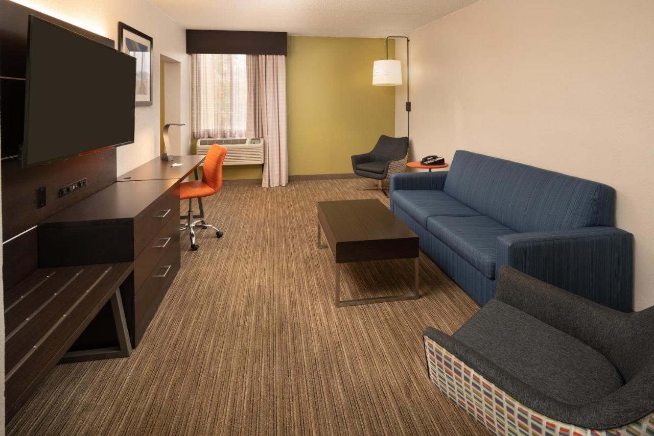 Queen Suite at Holiday Inn Express Rochester - Greece by IHG
