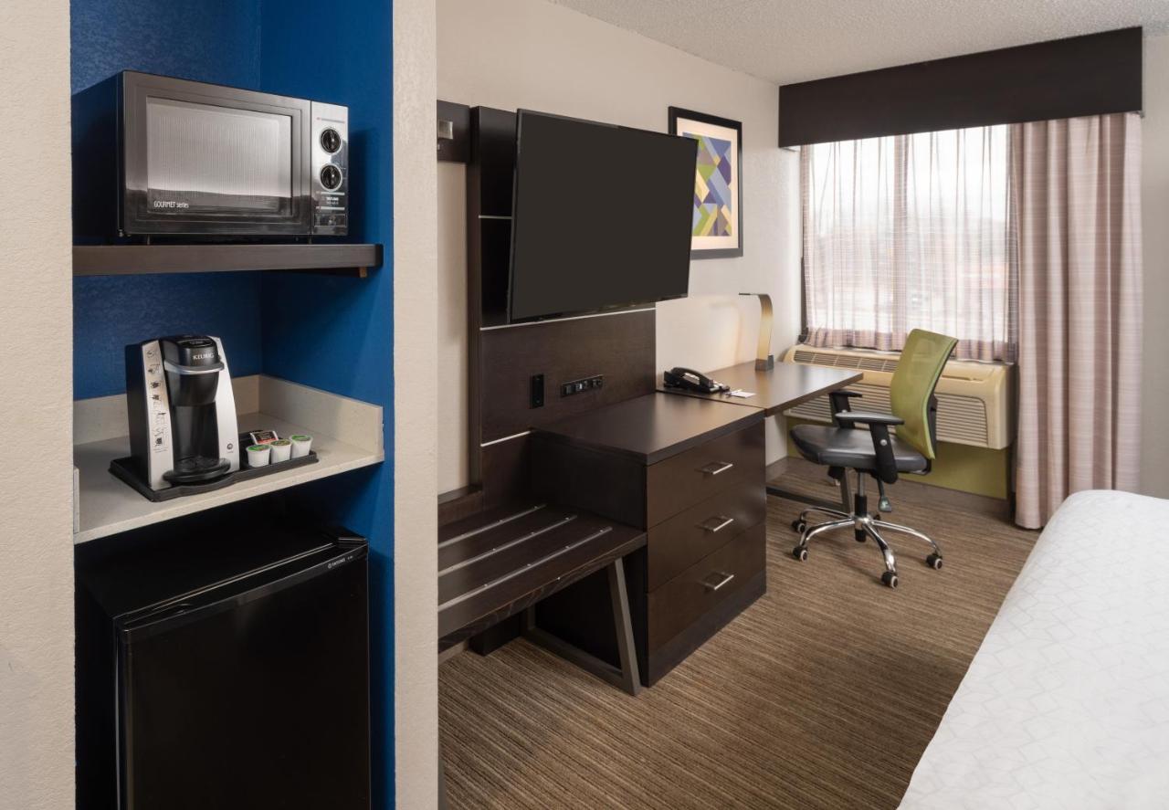 Alcove King Suite - Non-Smoking at Holiday Inn Express Rochester - Greece by IHG