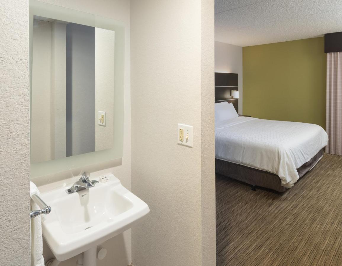 King Room - Hearing Accessible - Roll-in Shower at Holiday Inn Express Rochester - Greece by IHG