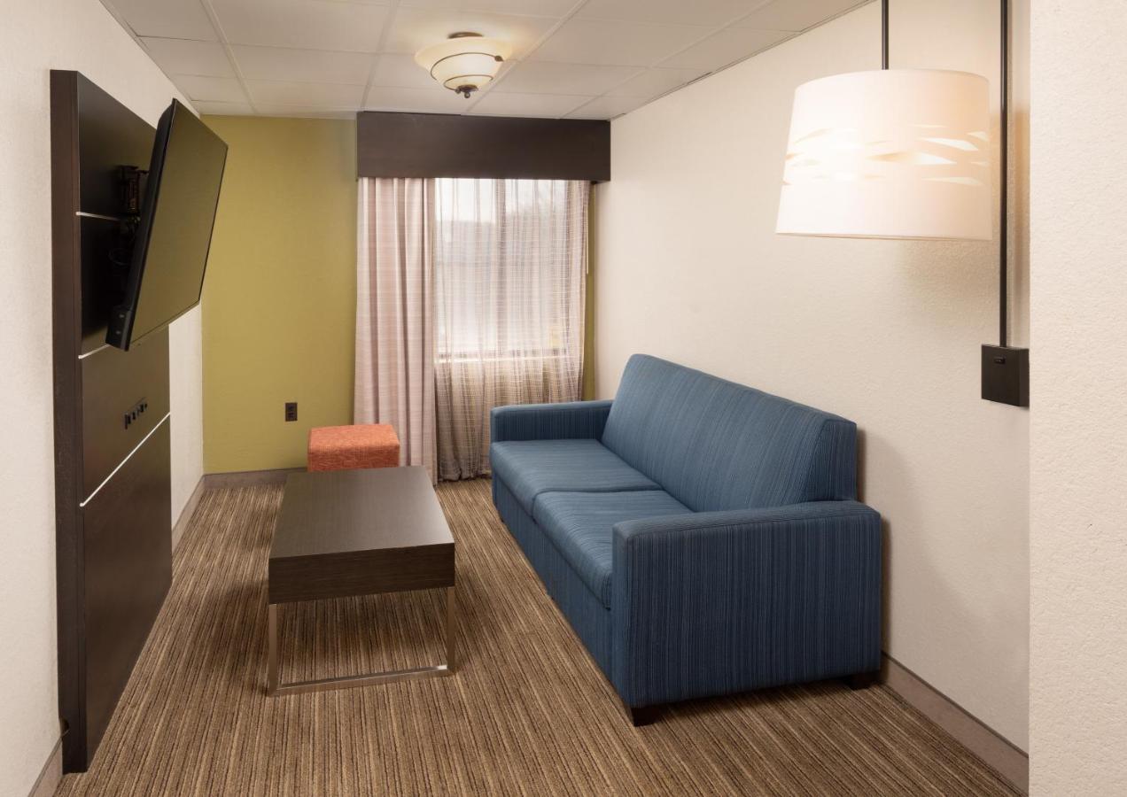 Alcove King Suite - Non-Smoking at Holiday Inn Express Rochester - Greece by IHG
