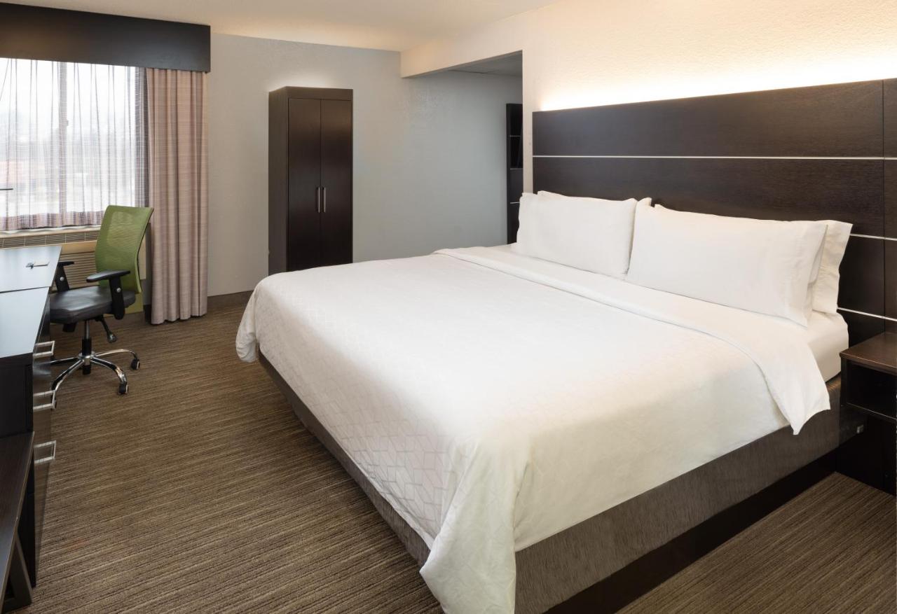 Alcove King Suite - Non-Smoking at Holiday Inn Express Rochester - Greece by IHG