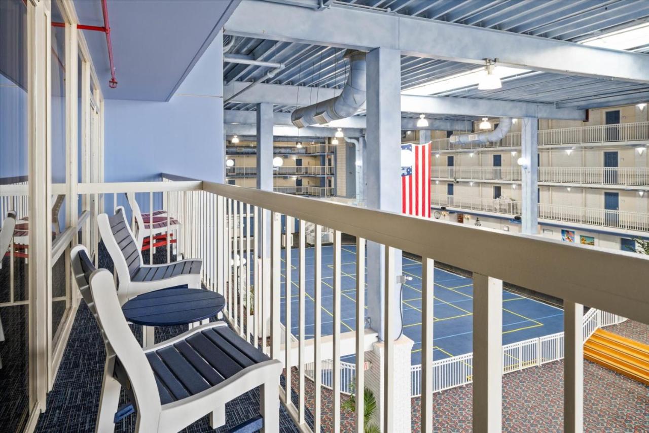 | Carousel Resort Hotel and Condominiums