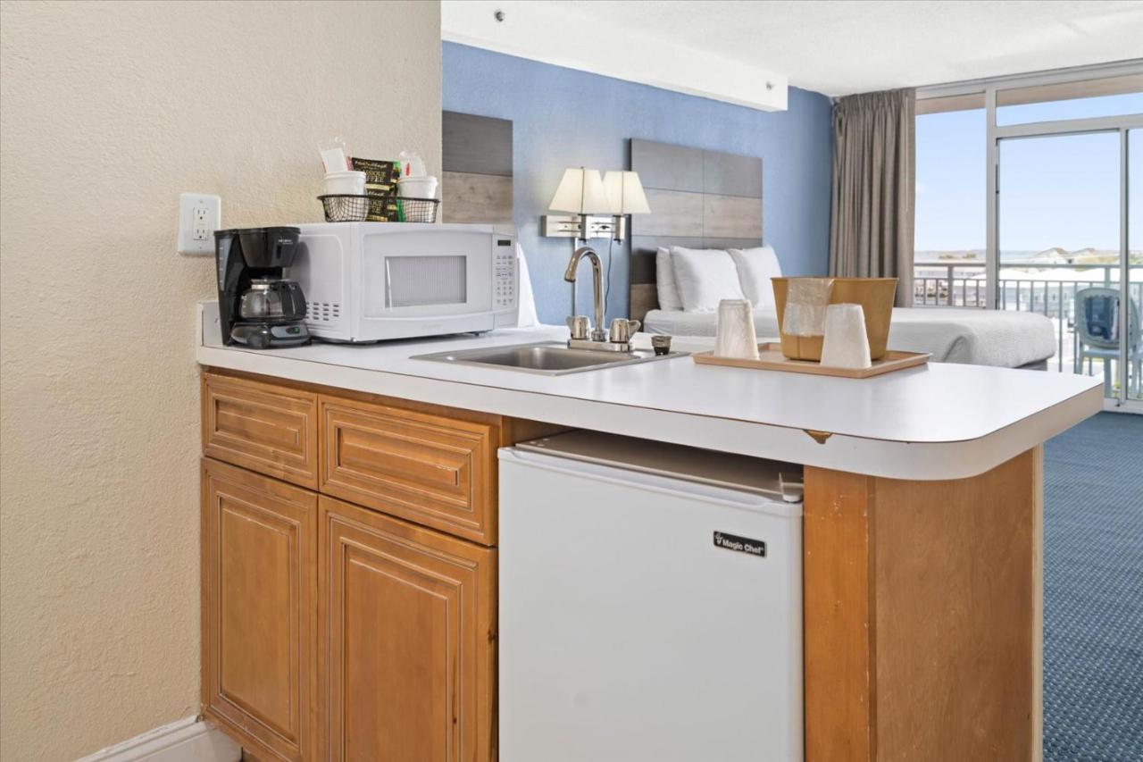 | Carousel Resort Hotel and Condominiums