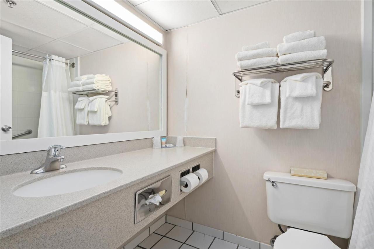 | Carousel Resort Hotel and Condominiums