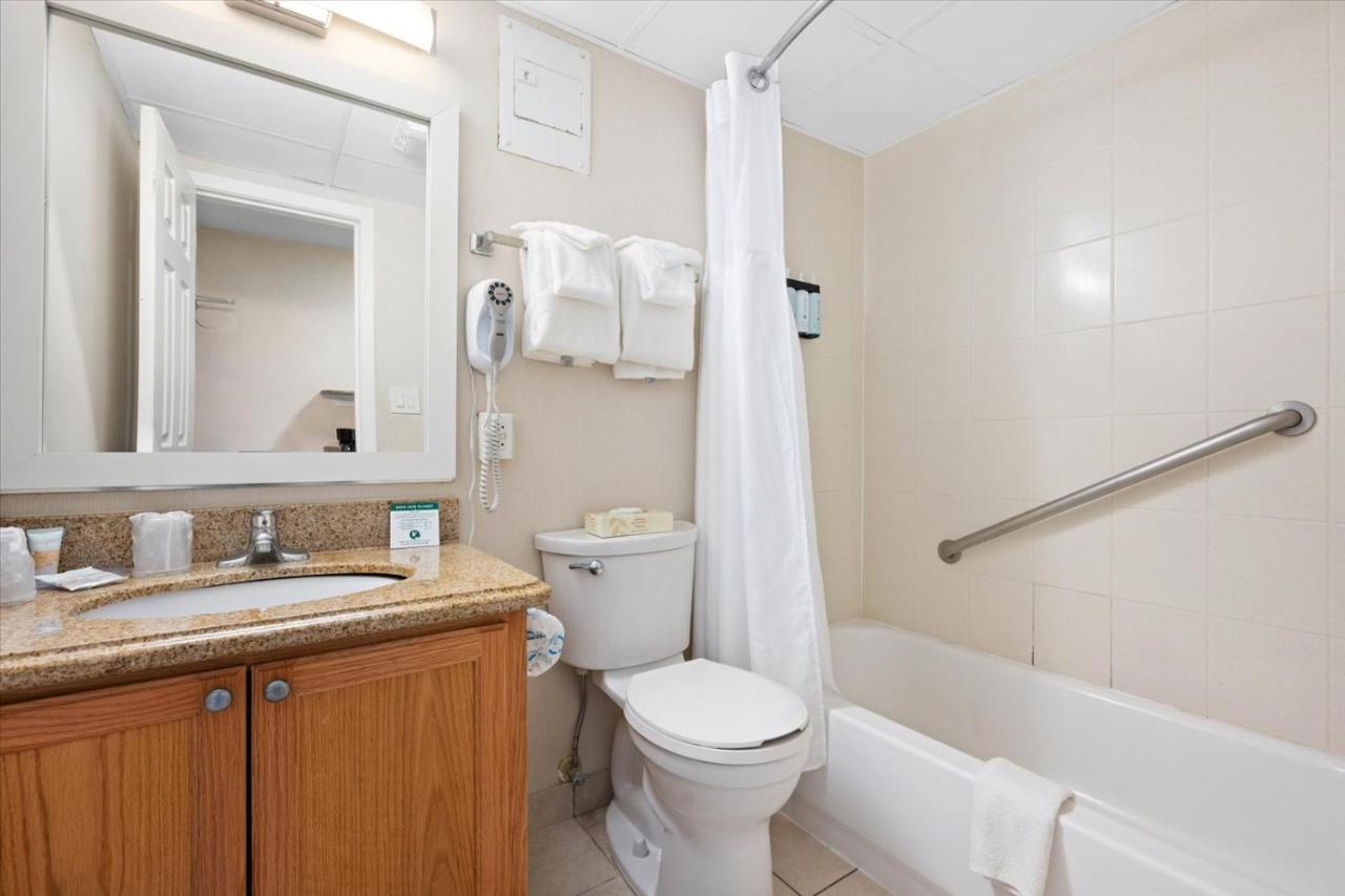 | Carousel Resort Hotel and Condominiums