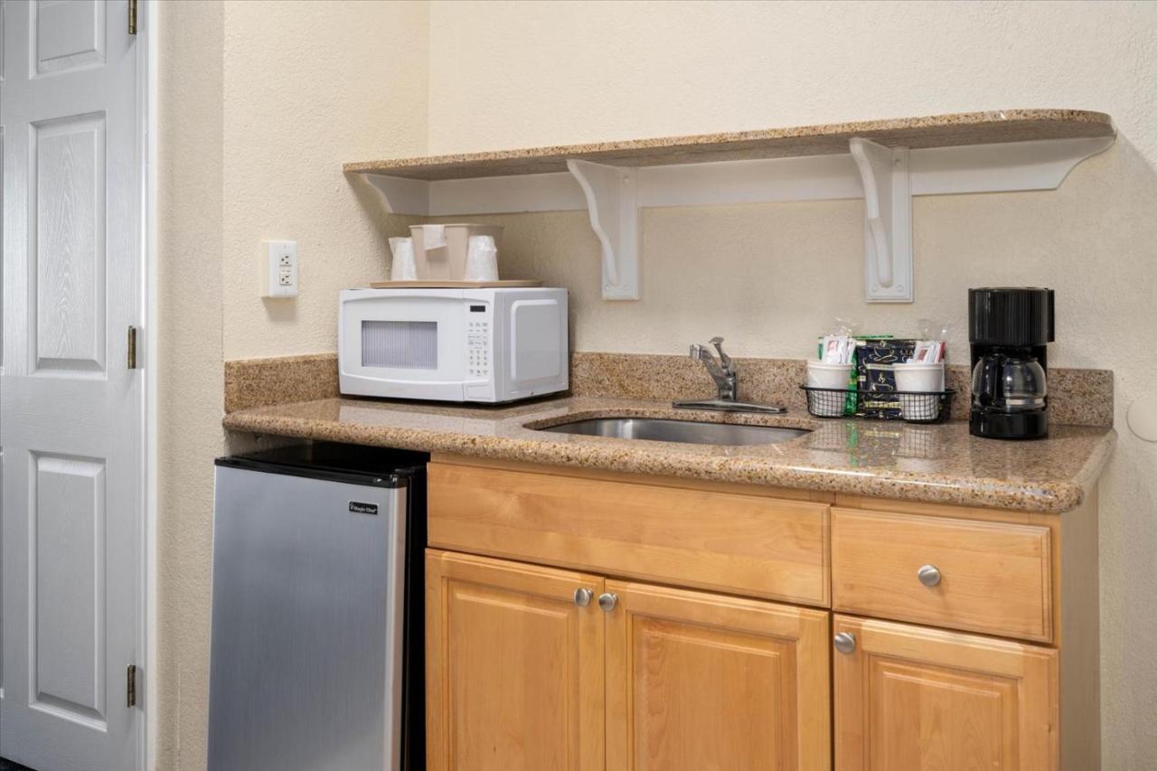 | Carousel Resort Hotel and Condominiums