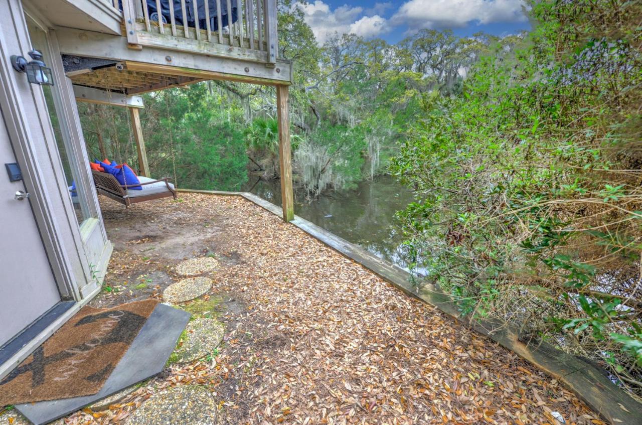  | Seabrook Treehouse w/ beach bikes included less than 0.4 miles from beach.