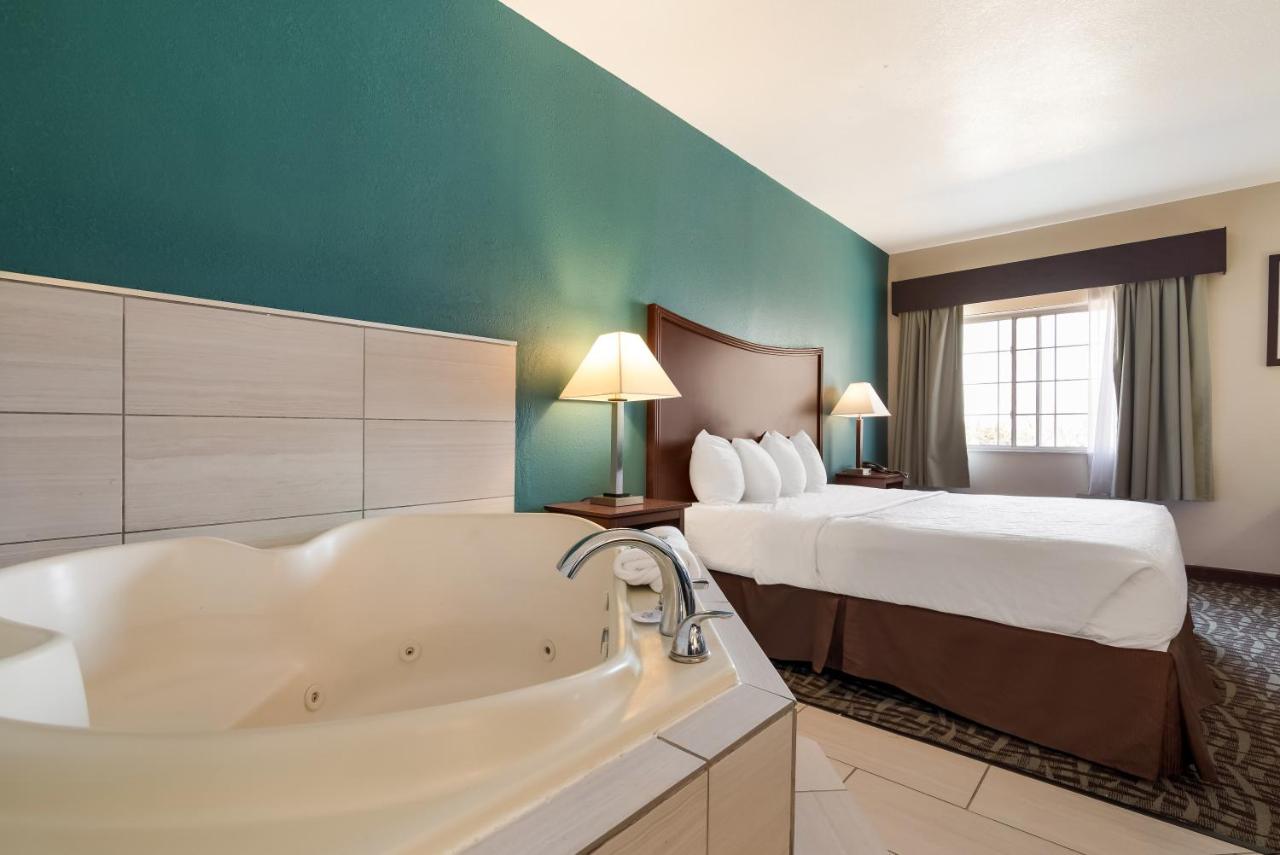 King Room with Spa Bath - Non-Smoking at SureStay Plus Hotel by Best Western Topeka Northwest