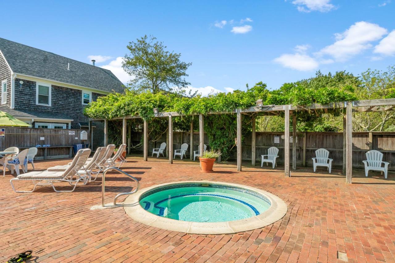 | Nantucket Inn