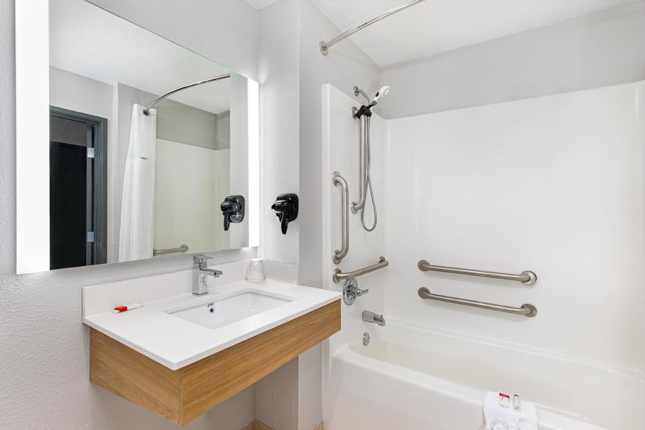 One-Bedroom Suite - Disability Access/Non-Smoking SPN1 at Microtel Inn & Suites by Wyndham Manchester