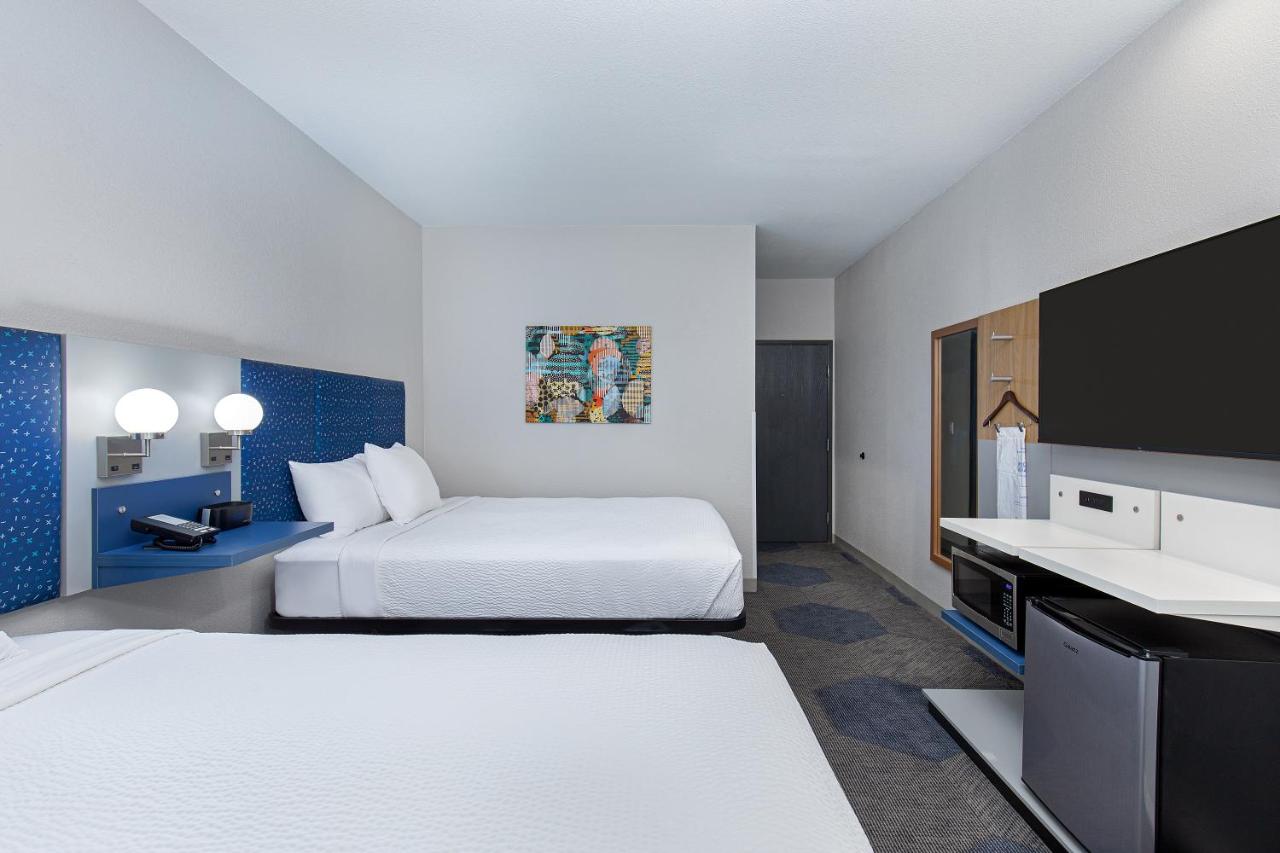 Queen Room with Two Queen Beds - Non-Smoking at Microtel Inn & Suites by Wyndham Manchester