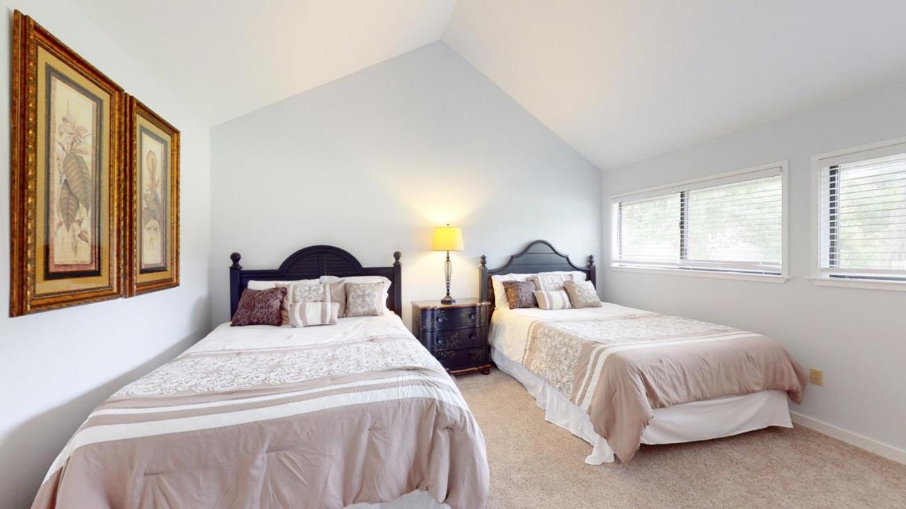 | 946 Inverness Village