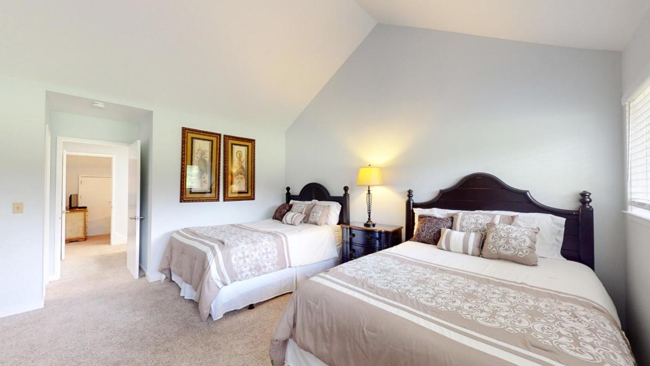 | 946 Inverness Village