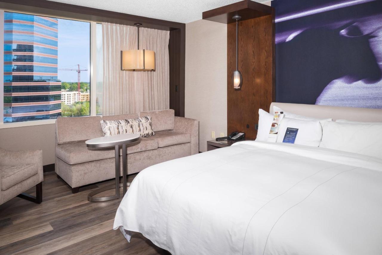 Larger Guest room, 1 King at Durham Marriott City Center