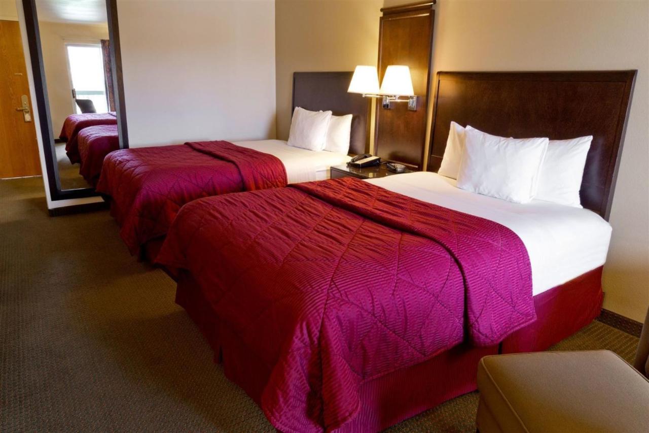Queen Room with Two Queen Beds - Non-Smoking at Cedars Inn