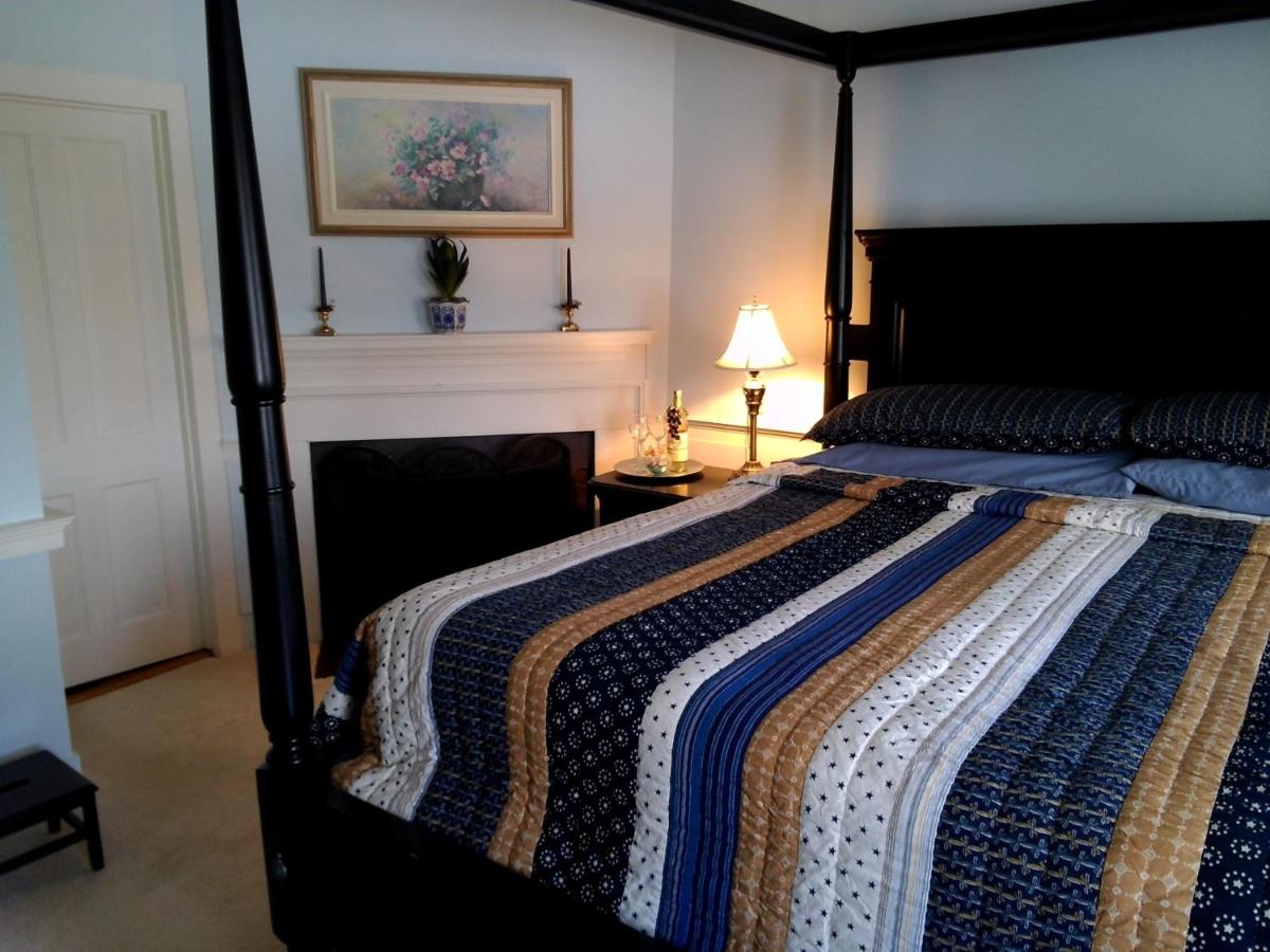 | The 1810 Juliand House Bed & Breakfast