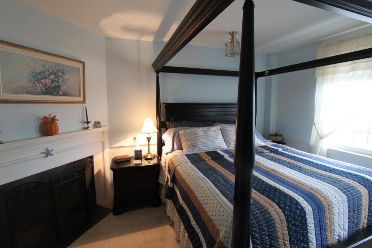 | The 1810 Juliand House Bed & Breakfast