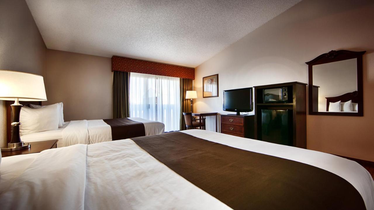 Queen Room with Two Queen Beds - Non-Smoking at Best Western Chieftain Inn