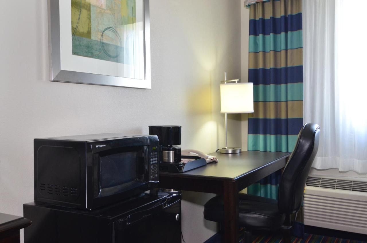 Double Room with Two Double Beds at Quality Inn & Suites Kenedy - Karnes City