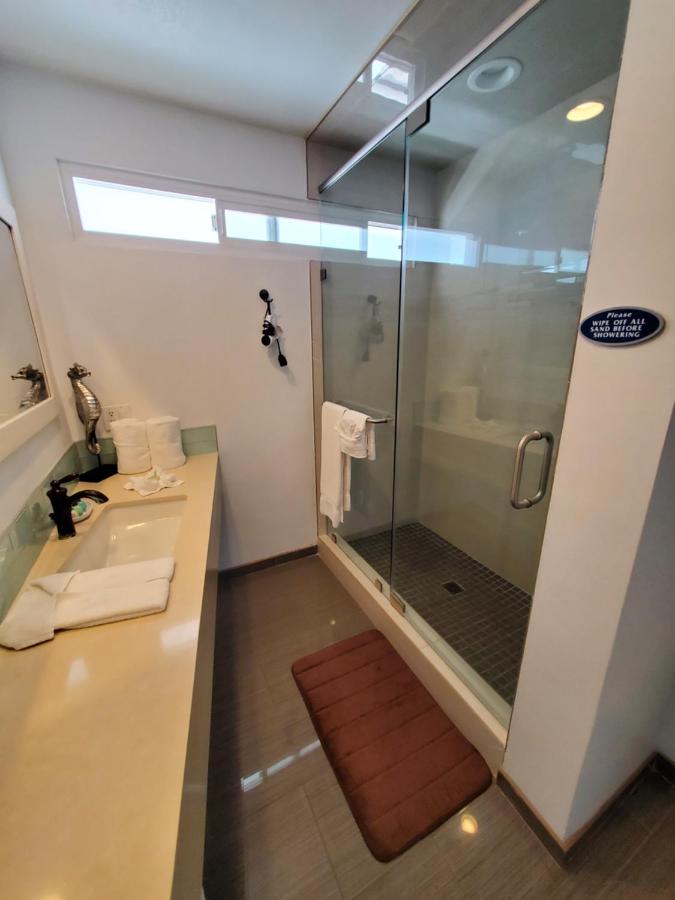 Deluxe Two-Bedroom Suite - Ocean Front at Sea Horse Resort