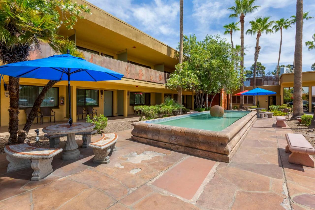  | Best Western Royal Sun Inn & Suites