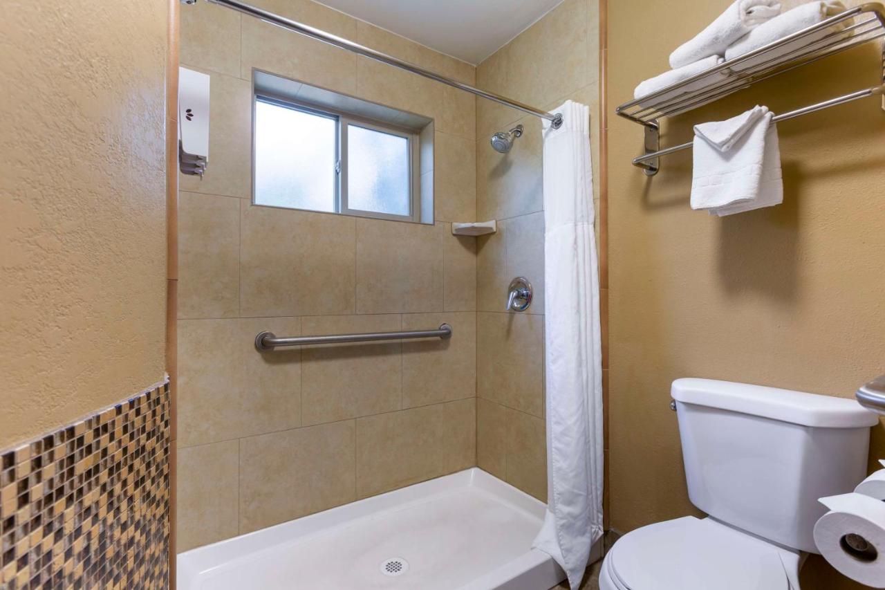  | Best Western Royal Sun Inn & Suites