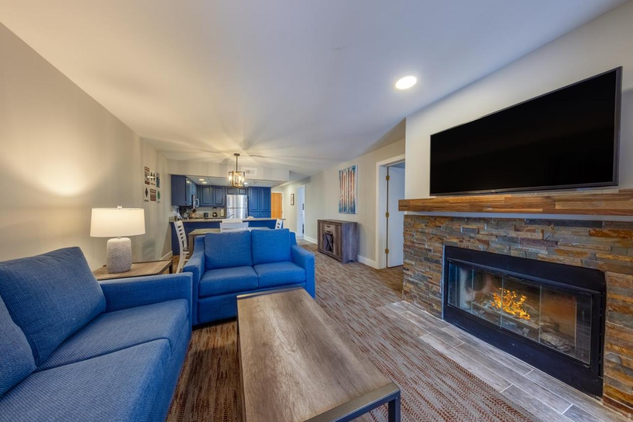 Two-Bedroom Apartment at Raintree's Park Plaza Park City