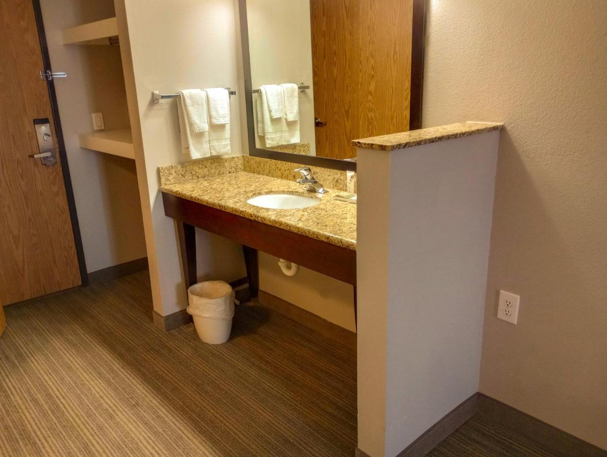 Queen Room with Two Queen Beds - Non-Smoking at Country Inn & Suites by Radisson, Portland International Airport, OR
