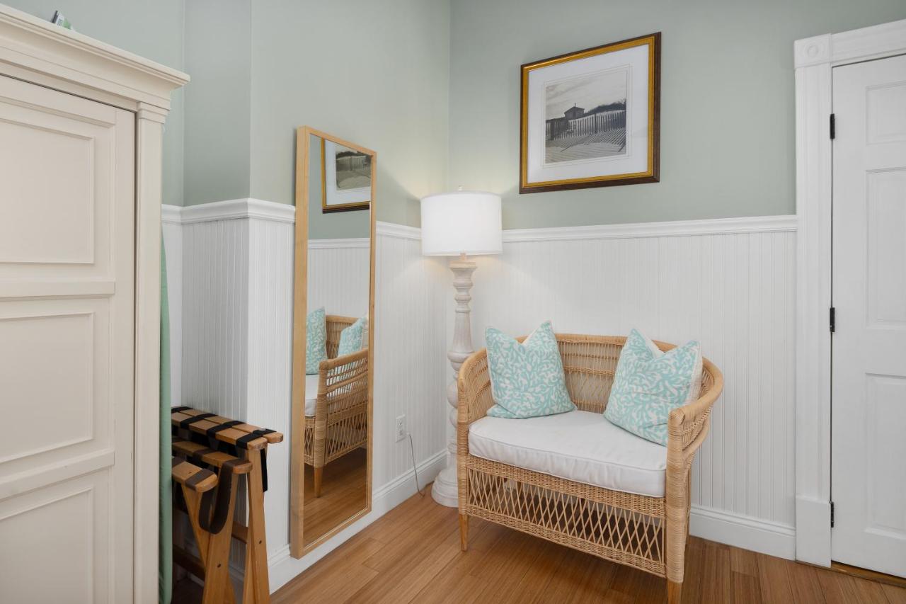 | Inn on the Sound