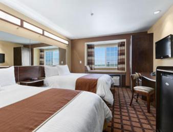 Deluxe Queen Room with Two Queen Beds- Disability Access - Non-Smoking at Microtel Inn & Suites by Wyndham Wheeler Ridge