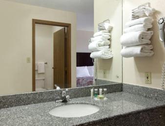 Deluxe Queen Room - Non-Smoking at Super 8 by Wyndham Danville