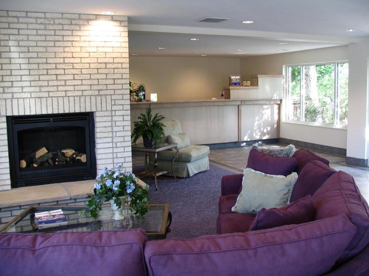  | River Terrace Inn