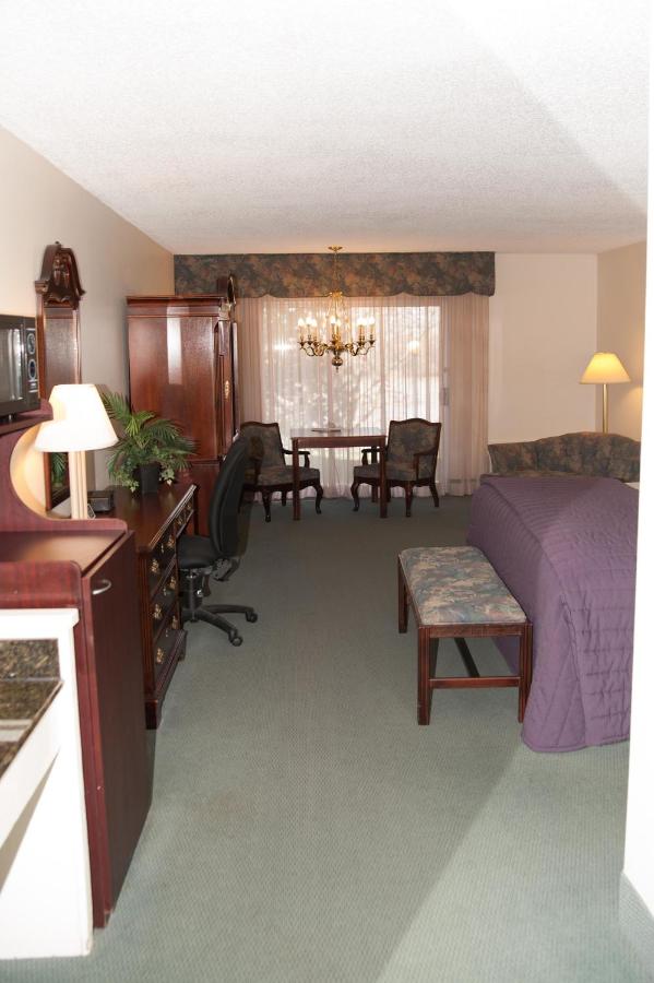  | River Terrace Inn