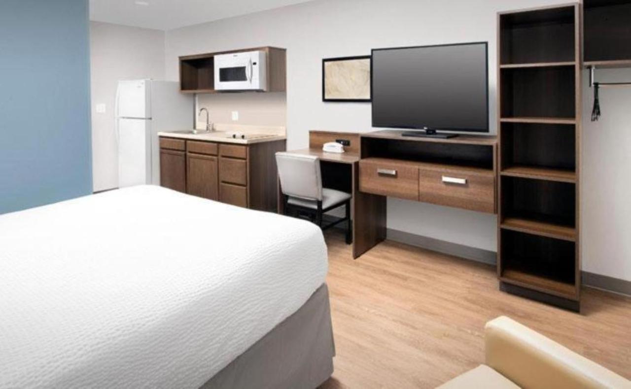 Standard Queen Room - Non Smoking at Woodspring Suites Mesa Chandler