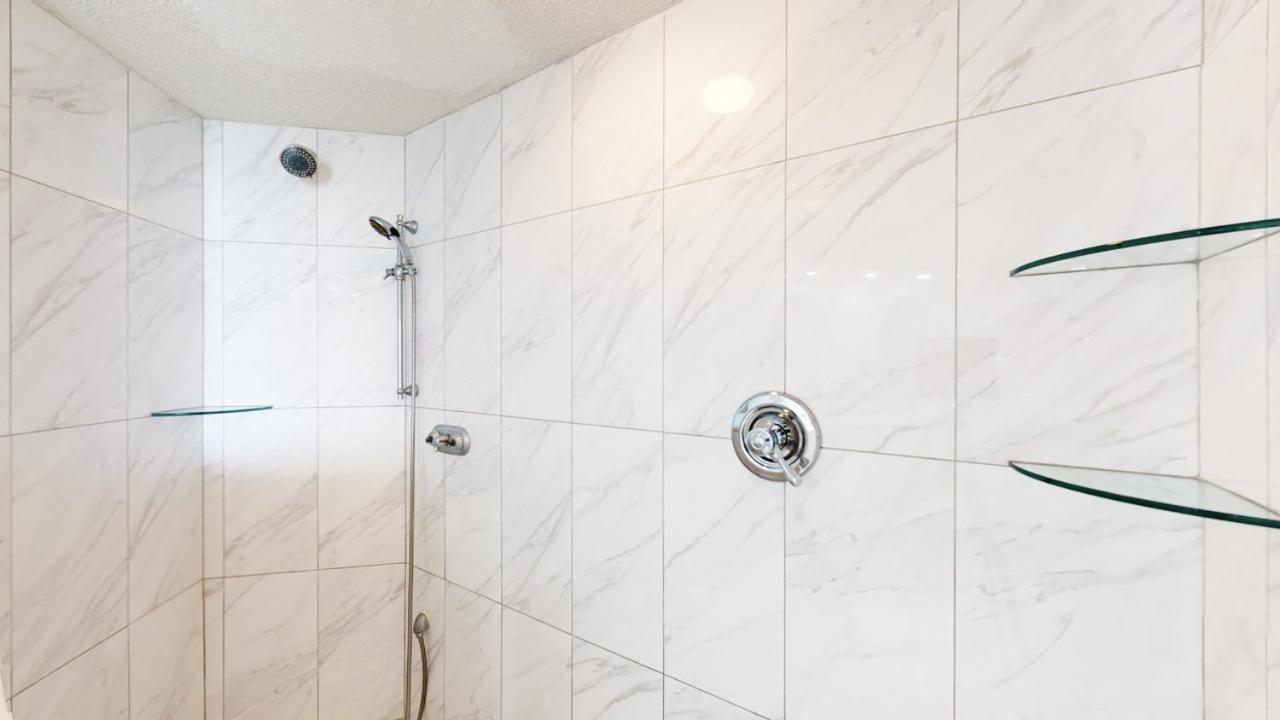 | 3502 Windsor Court South