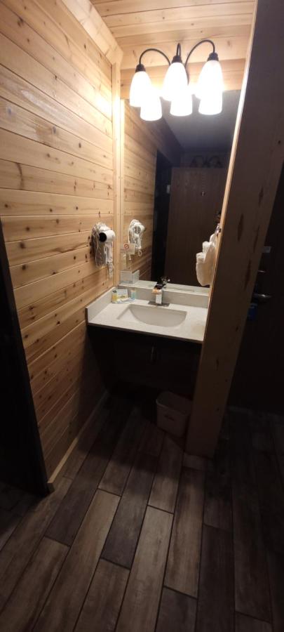 1 King Bed, Deluxe Mobility Accessible Room, Non-Smoking at Days Inn by Wyndham Cadillac