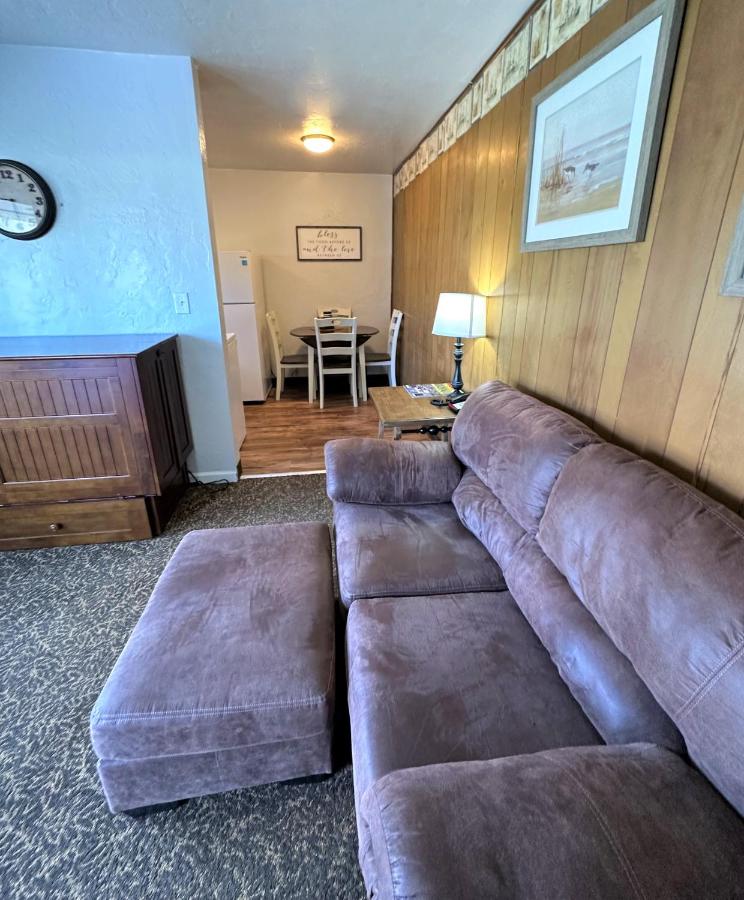 | Myrtle Lane Inn