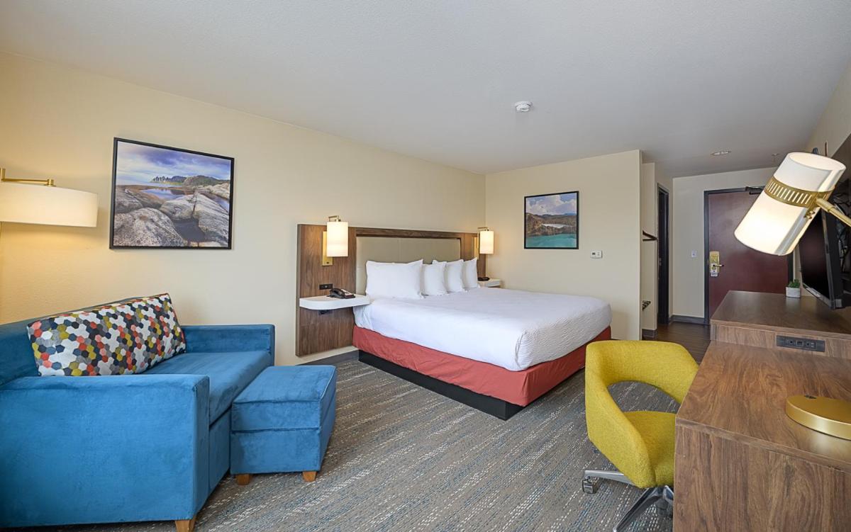 | The Portlander Inn and Marketplace