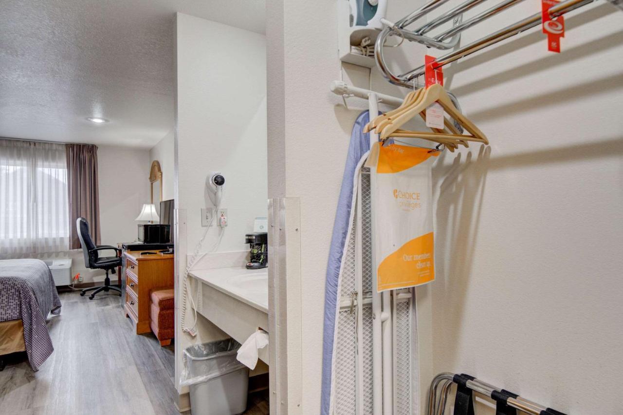 | Econo Lodge Livingston