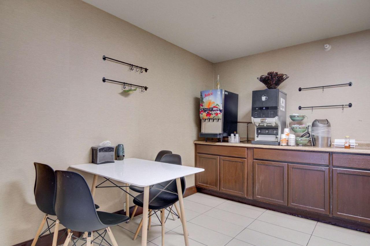 | Econo Lodge Livingston