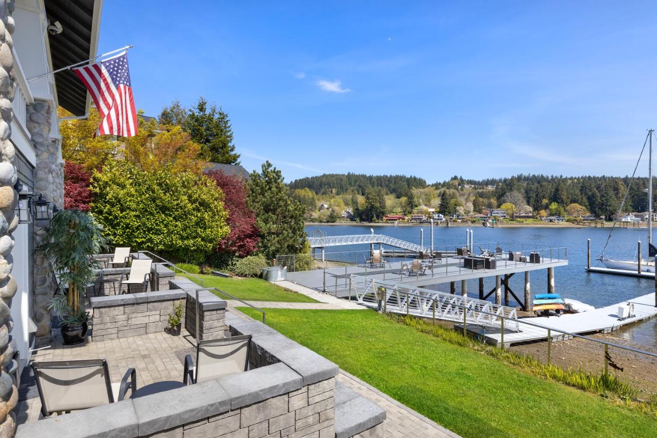 | Waterfront Inn