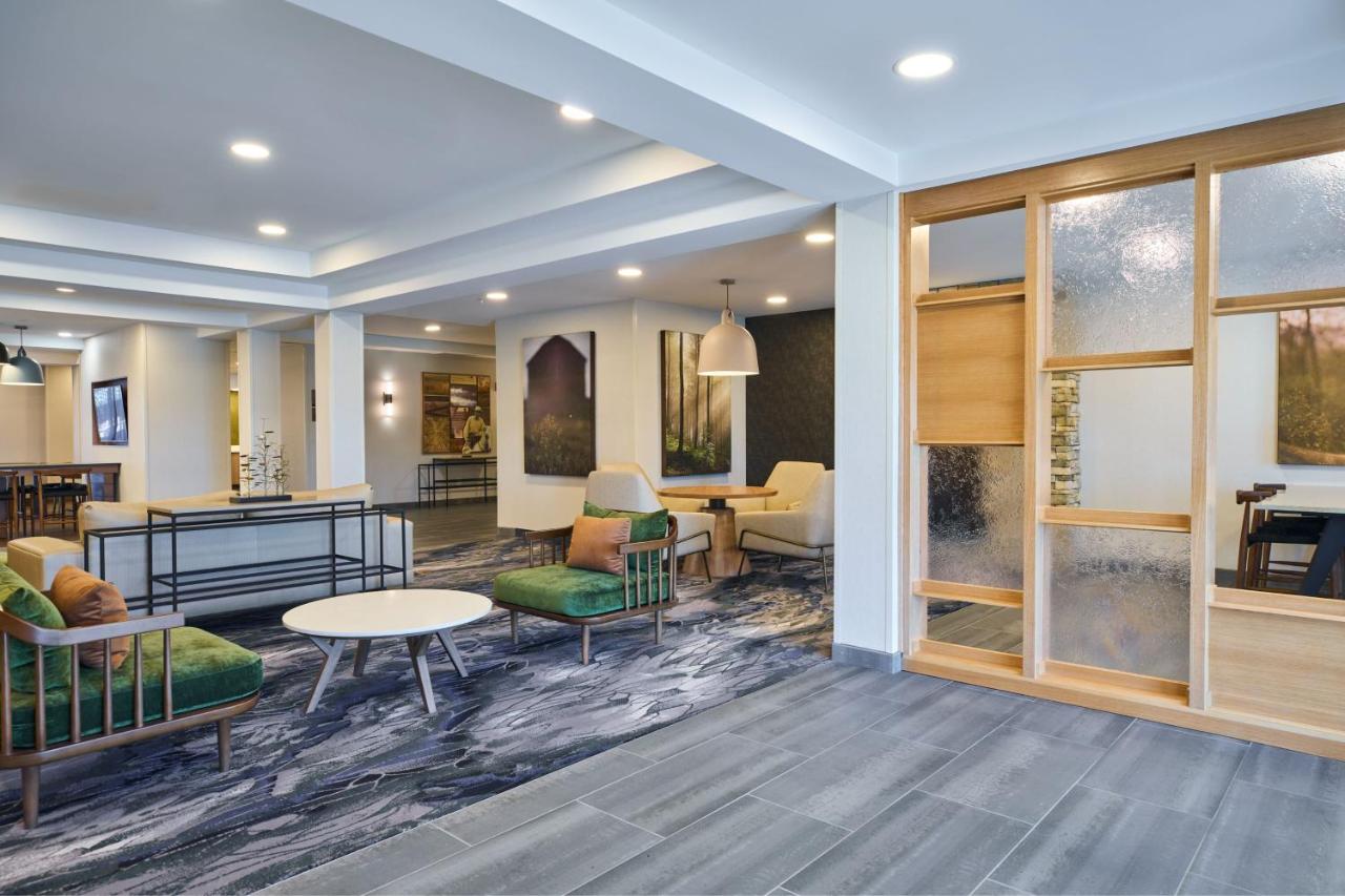 | Fairfield Inn and Suites by Marriott Winchester