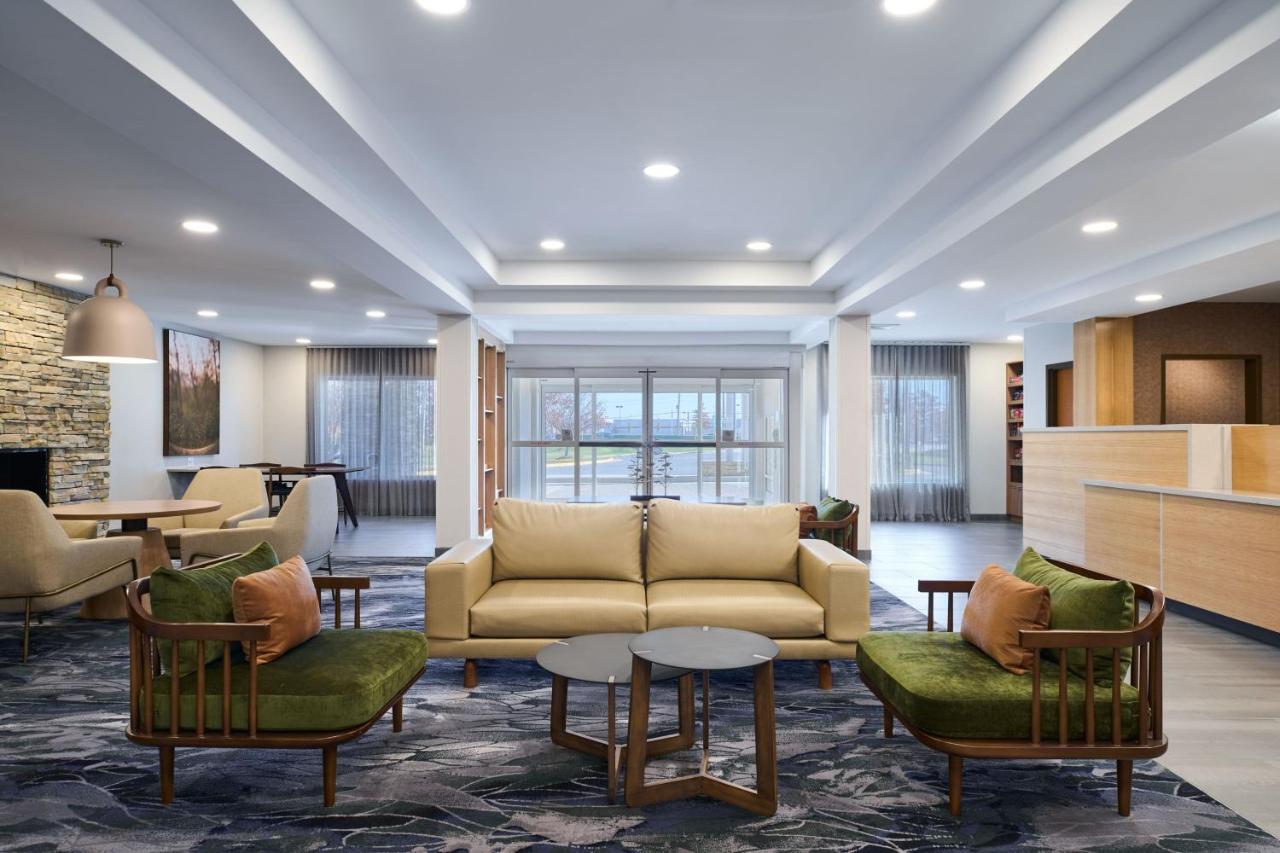 | Fairfield Inn and Suites by Marriott Winchester